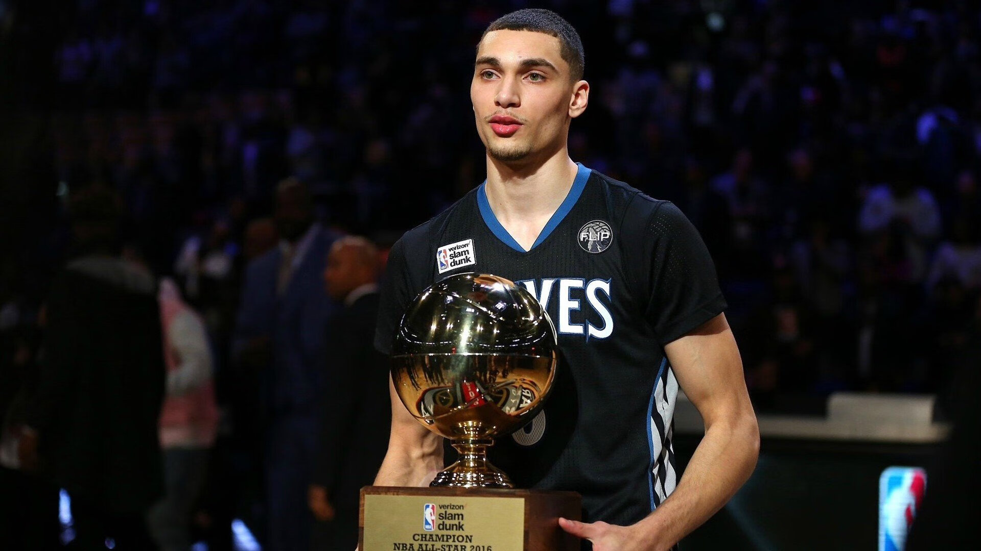 蝶泳名将再创世界纪录,闪耀国际泳联锦标赛